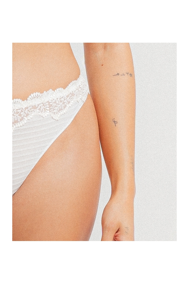 String Elise Ivoire Louisa Bracq