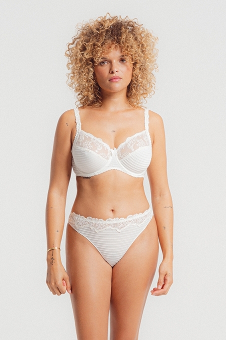 String Elise Ivoire Louisa Bracq