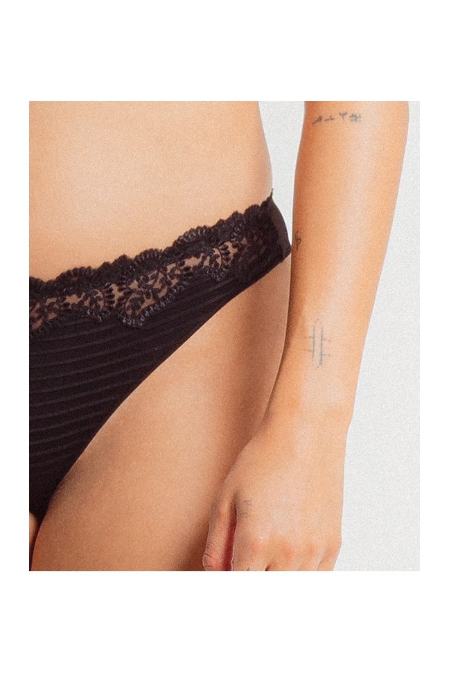 String Elise NOIR Louisa Bracq