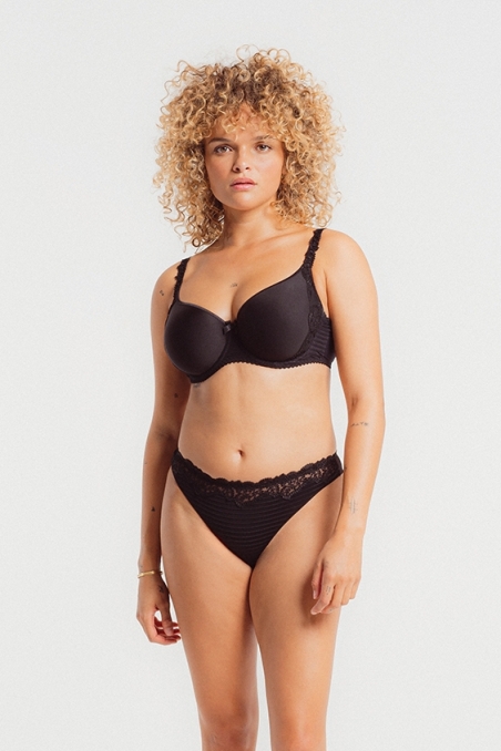 String Elise NOIR Louisa Bracq