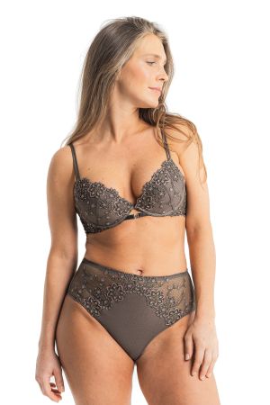MATYÖ - SOUTIEN-GORGE -...