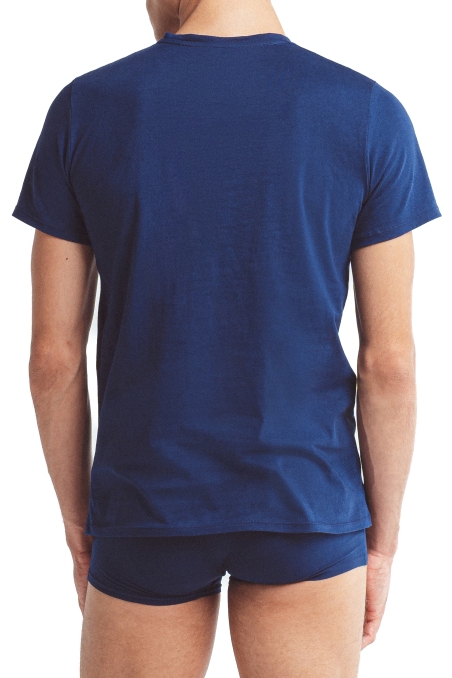 NAVY BASIC RANGE – T-SHIRT MET V-HALS