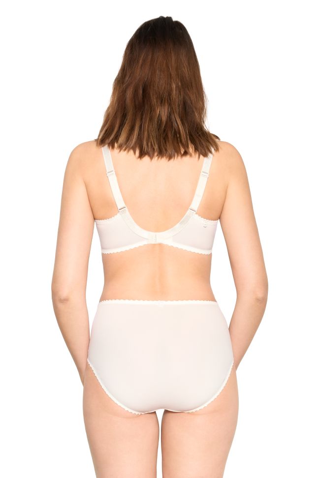 JULIA – BRA – FULL CUP