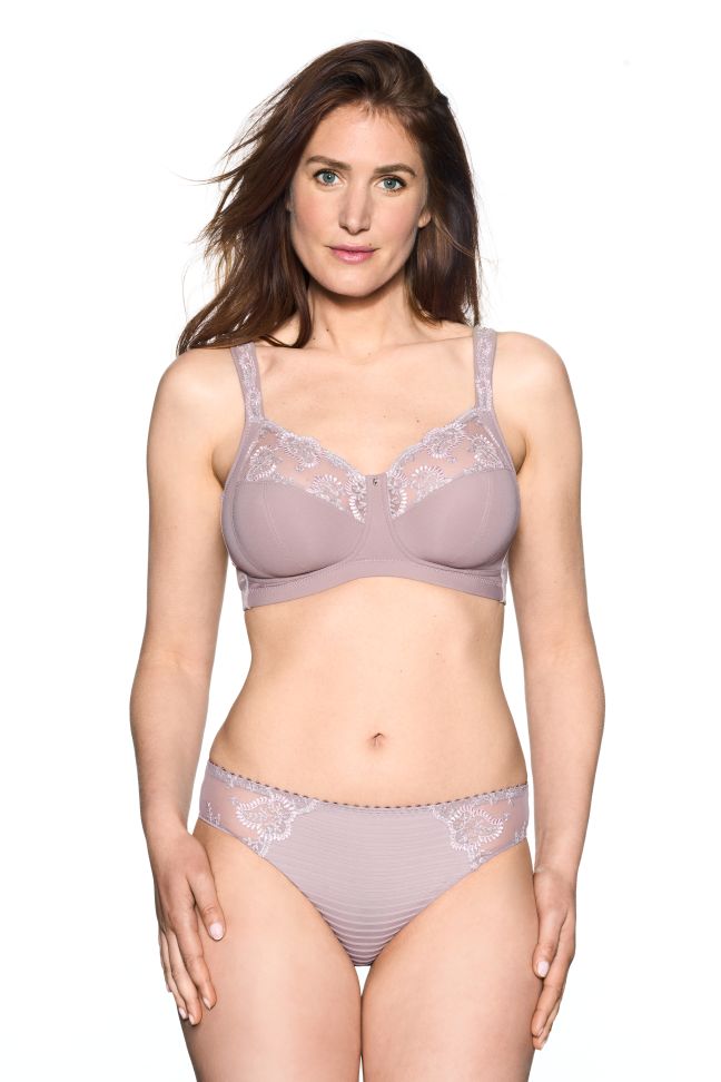 Elise - FULL PANTY...